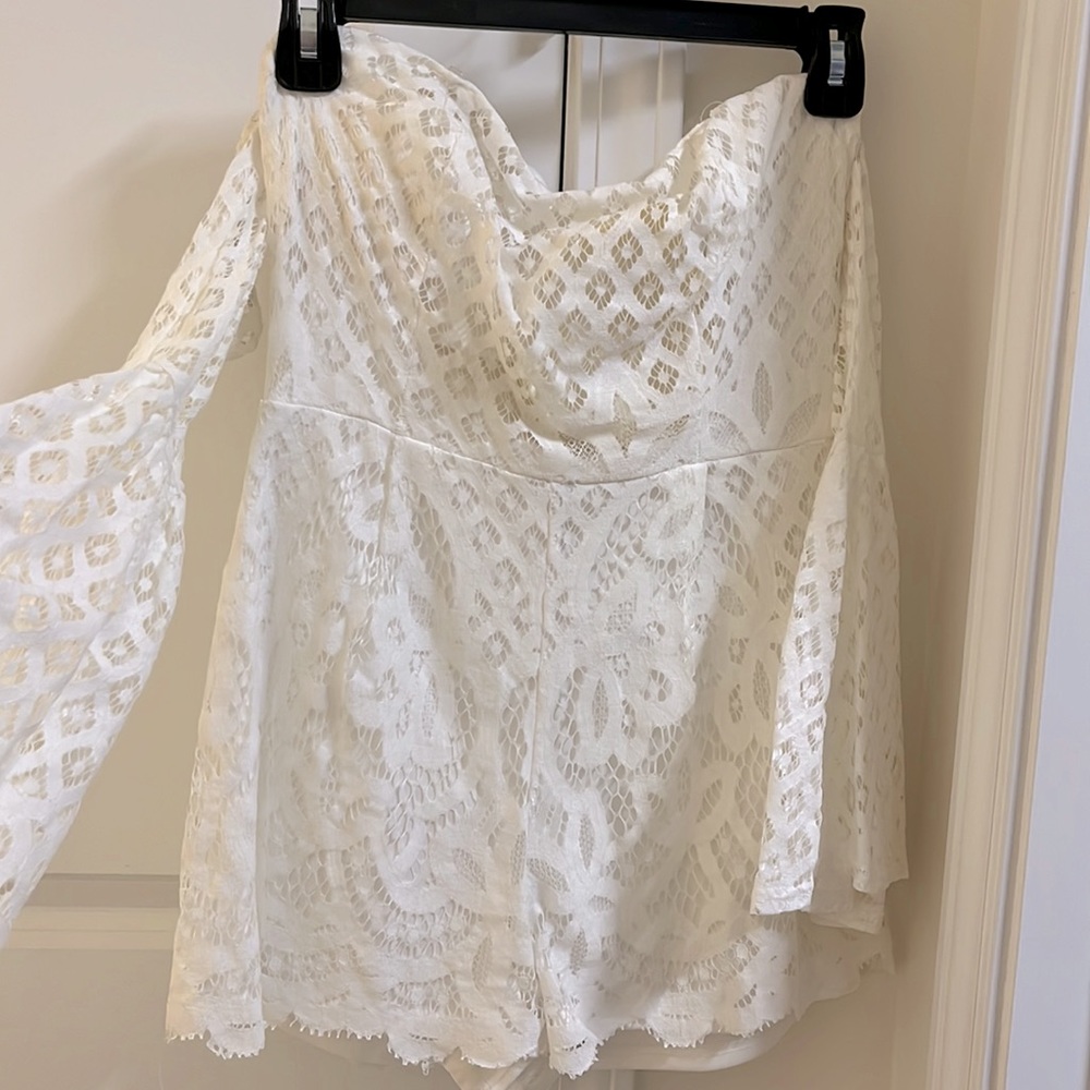 White Lacey short jumper